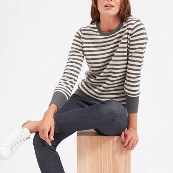 *SOLD* Everlane Cashmere Crewneck Sweater - Picture 1 of 9